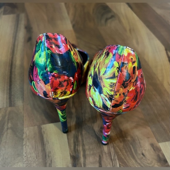 Brash Multicolor Floral Women's Heels - Picture 6 of 7